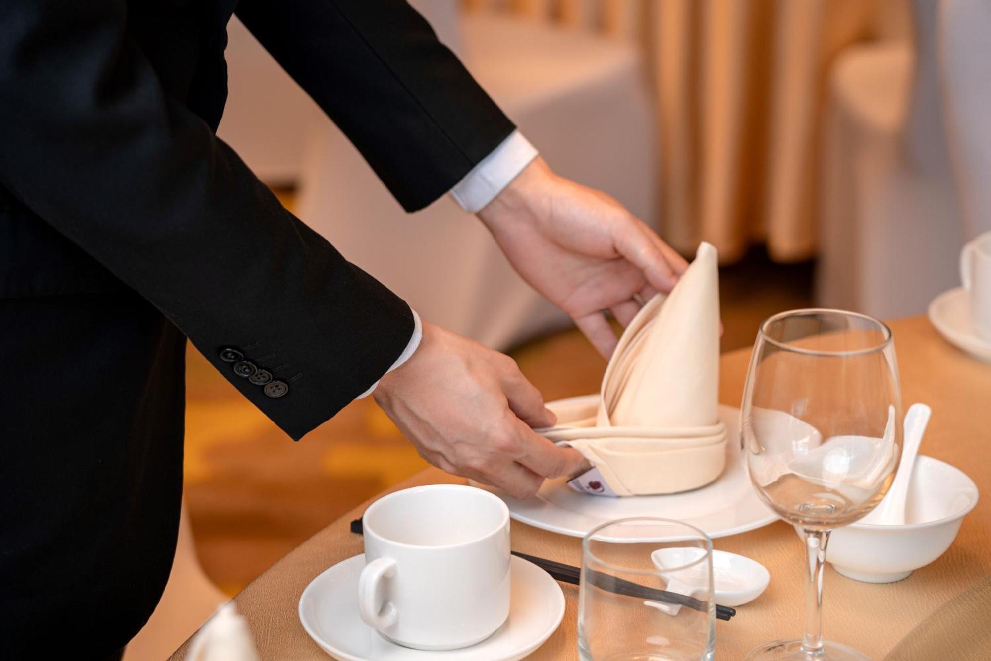 Doubletree By Hilton Guangzhou-Free Shuttle Bus To Canton Fair Complex & Overseas Buyer Registration Services During Canton Fair Period Bagian luar foto