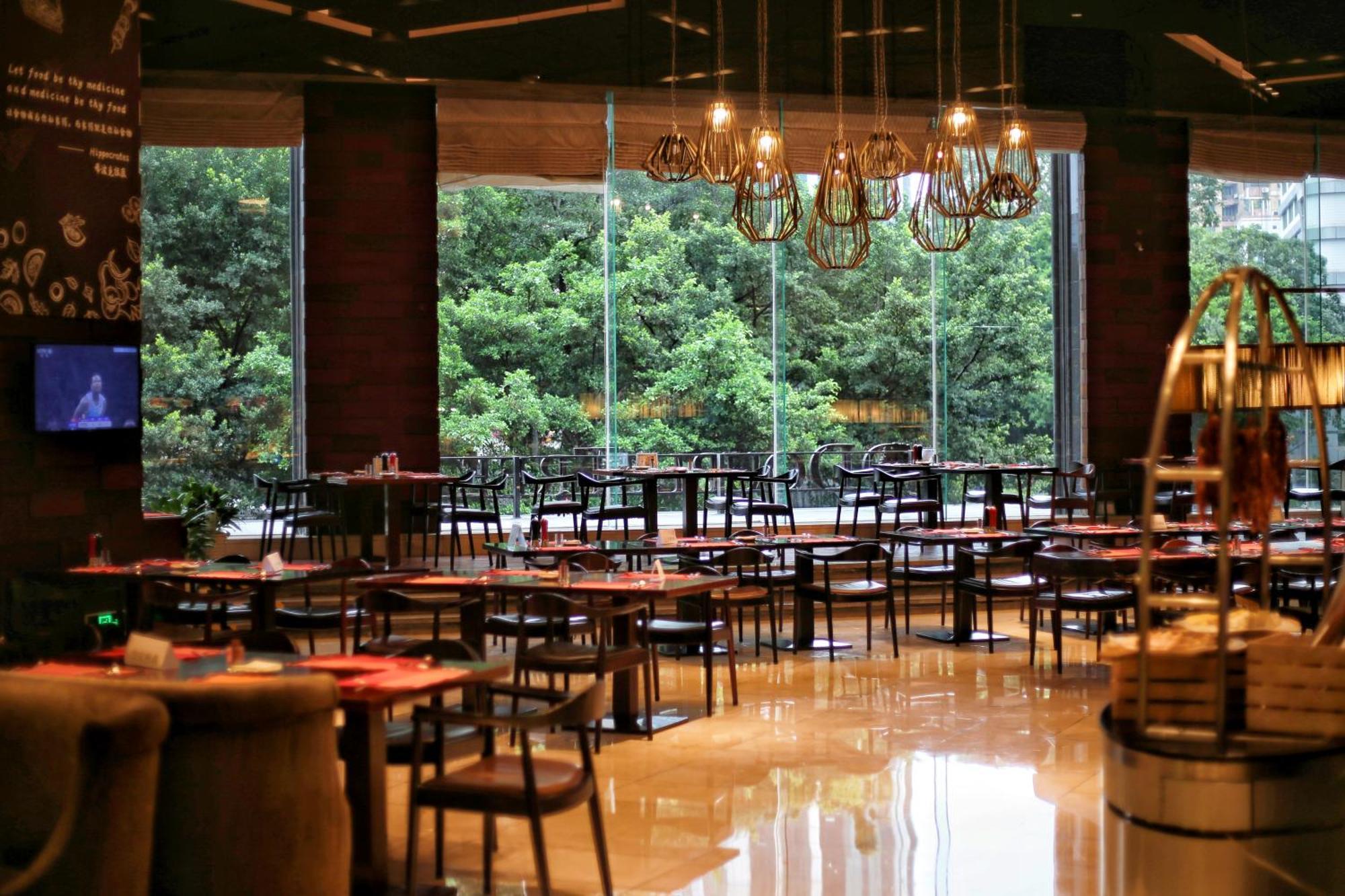 Doubletree By Hilton Guangzhou-Free Shuttle Bus To Canton Fair Complex & Overseas Buyer Registration Services During Canton Fair Period Bagian luar foto