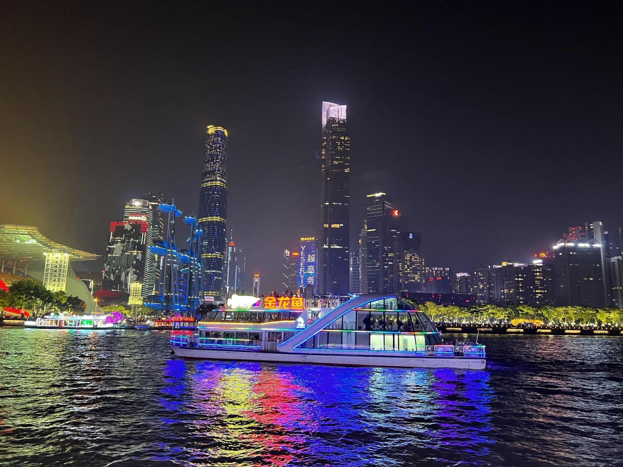 Doubletree By Hilton Guangzhou-Free Shuttle Bus To Canton Fair Complex & Overseas Buyer Registration Services During Canton Fair Period Bagian luar foto