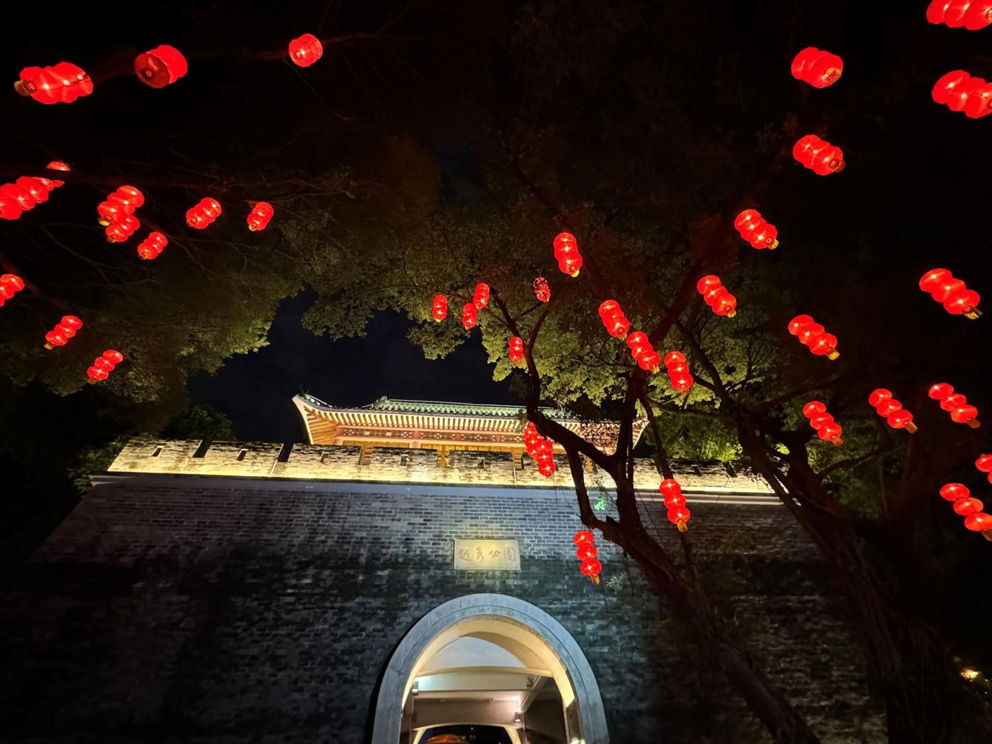 Doubletree By Hilton Guangzhou-Free Shuttle Bus To Canton Fair Complex & Overseas Buyer Registration Services During Canton Fair Period Bagian luar foto