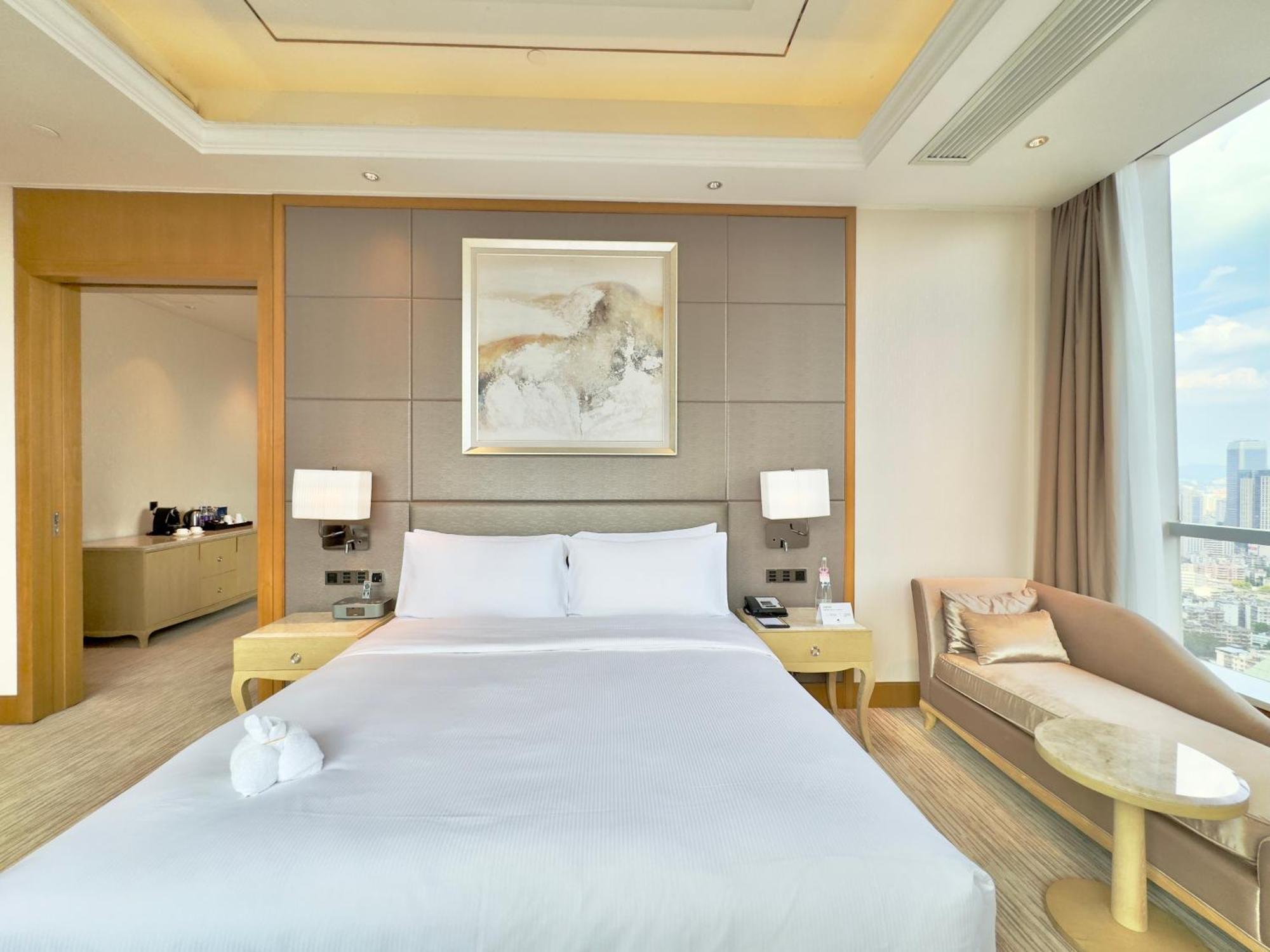Doubletree By Hilton Guangzhou-Free Shuttle Bus To Canton Fair Complex & Overseas Buyer Registration Services During Canton Fair Period Bagian luar foto
